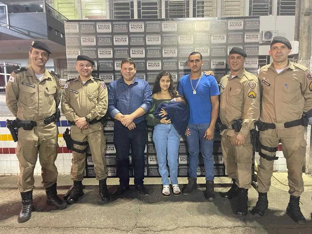 PREFEITO JOÃO ROSENDO PARTICIPA DA SOLENIDADE DE COMEMORAÇÃO DOS 59 ANOS DO 11º BPM EM MANHUAÇU