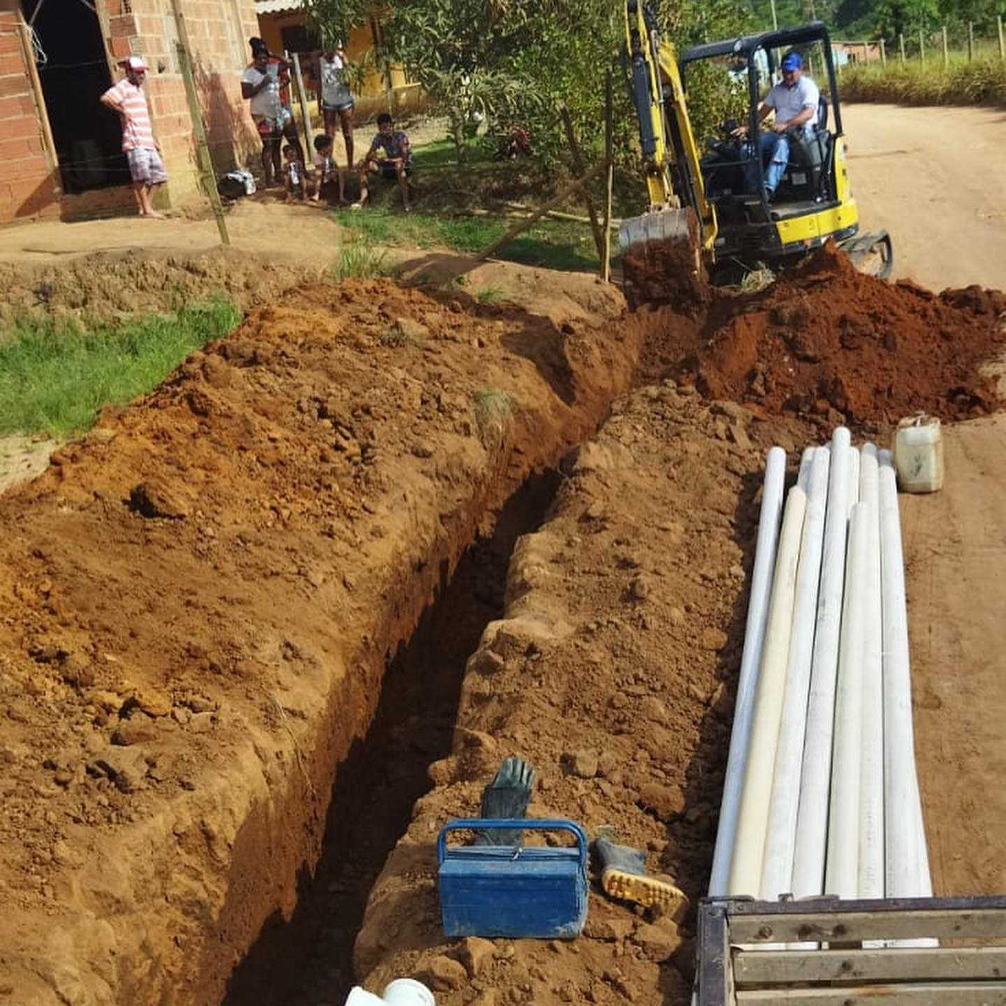 SAAE DE LAJINHA AMPLIA REDE DE ESGOTO NO DISTRITO DE PRATA E CÓRREGO BOA VISTA