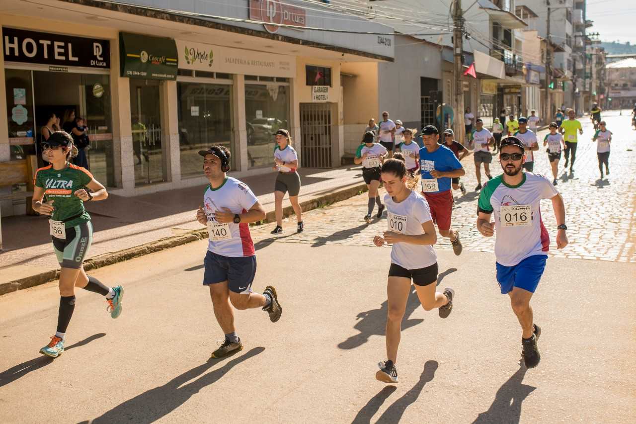 PODER EXECUTIVO E POLÍCIA MILITAR REALIZAM A 1ª CORRIDA DE LAJINHA