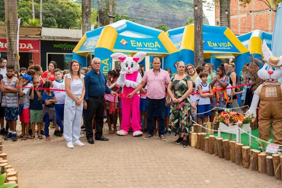 VILA DA PÁSCOA É INAUGURADA NA PRAÇA DR. ADALMÁRIO JOSÉ DOS SANTOS