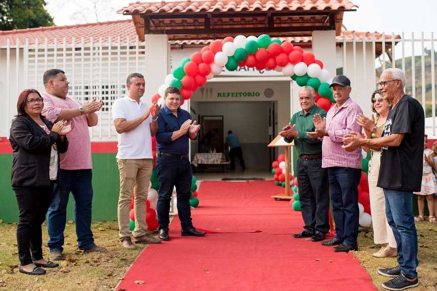Prefeito inaugura reforma na Escola Municipal José Marques