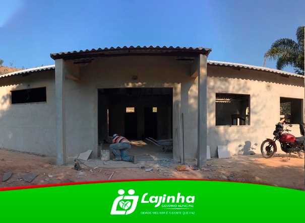 CONSTRUÇÃO DA NOVA ESCOLA NO CÓRREGO DO COLETOR SEGUE A TODO VAPOR