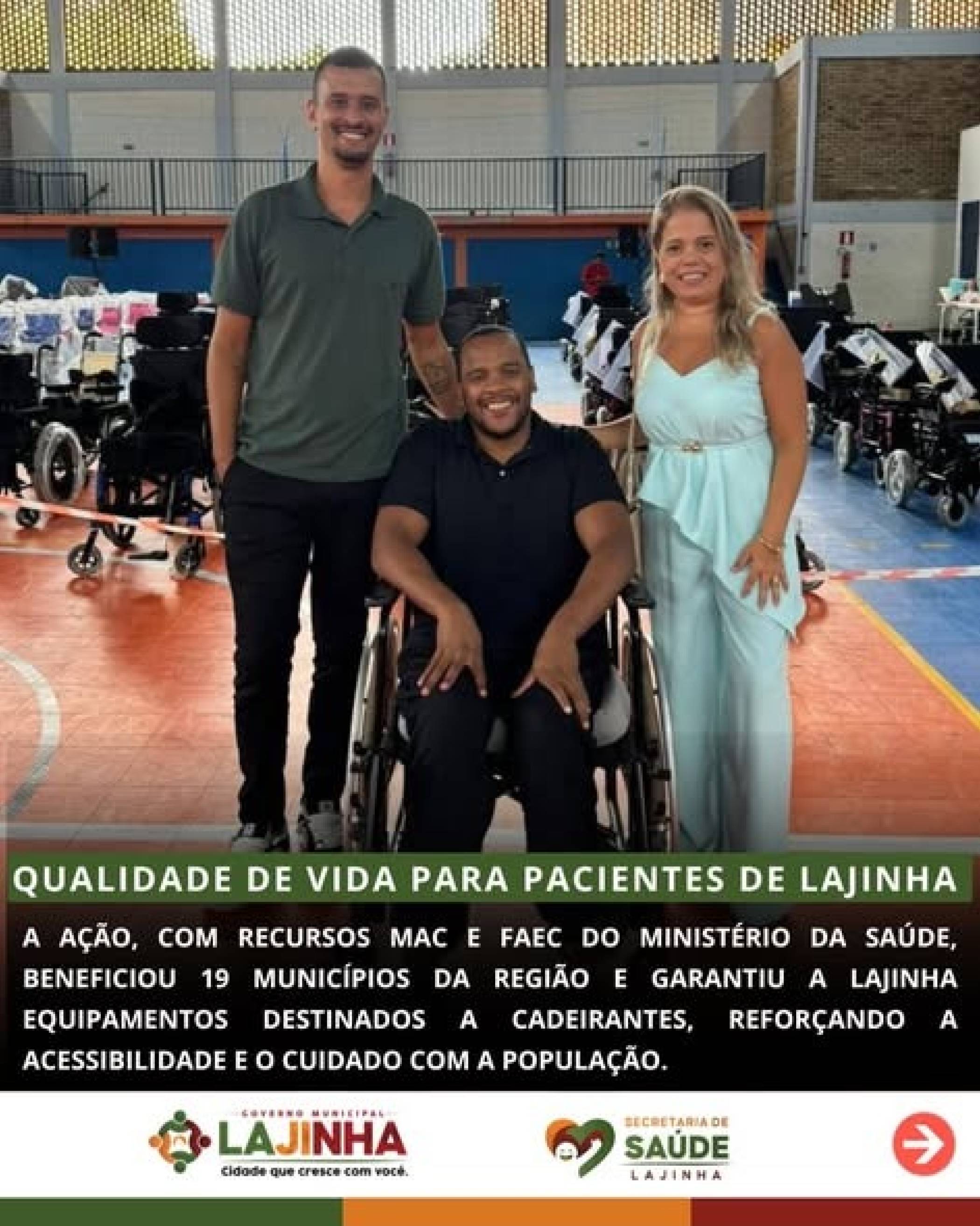 Entrega de cadeiras de rodas e cadeiras de rodas motorizadas